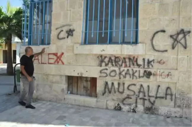 Tarihi Binalara Yazılan Yazılara Tepki