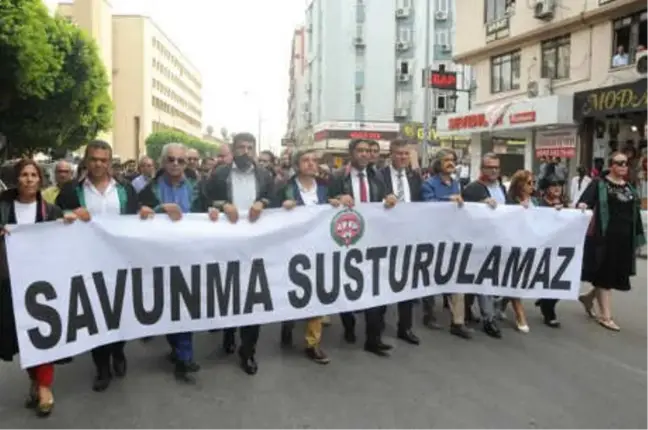 Adana'da Avukatlardan 'Ömer Kavili' Yürüyüşü