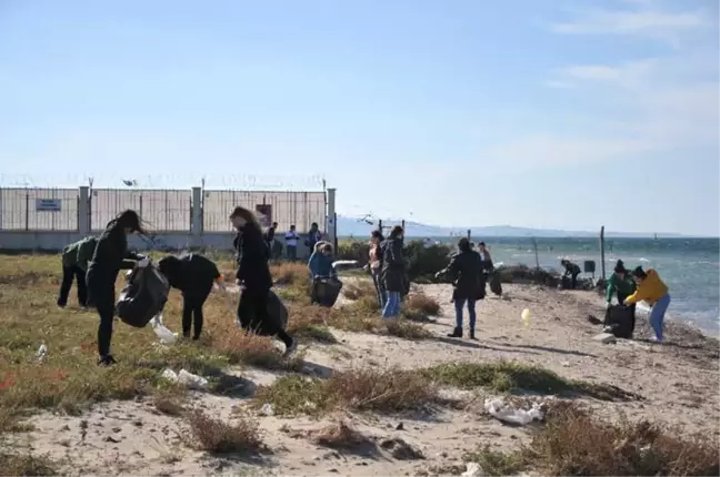 Çanakkale Sahillerine Limak Enerji Çevre Timi'nin Eli Değdi