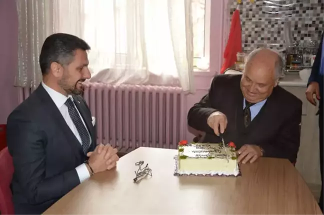 En Kıdemli Öğretmene Sürpriz Ziyaret