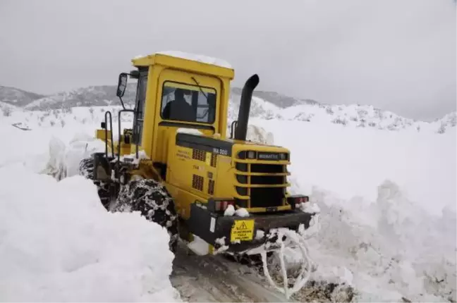 Nazımiye'de Kar 2 Metreye Aştı, Belediye Başkanı Yardım İstedi