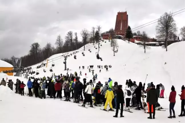 Kartepe'ye Tatilci Akını