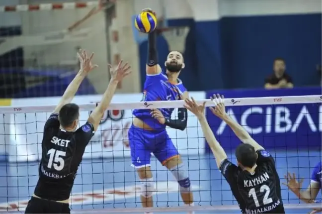 İnegöl Belediyespor - Halkbank: 2-3