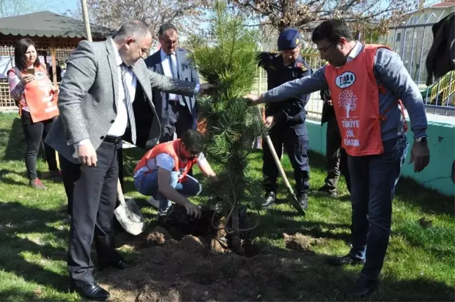 Afyonkarahisar TOKİ Fatma Aliye Hanım Anaokulu Şehitleri Andı