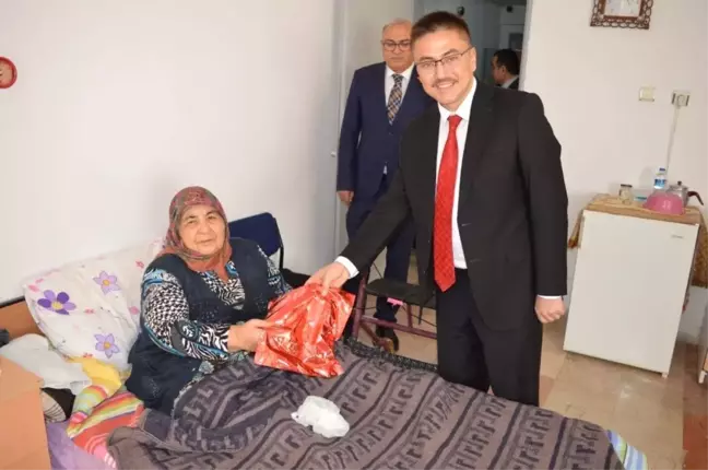 Başsavcı Dönmez'den Huzurevine Ziyaret