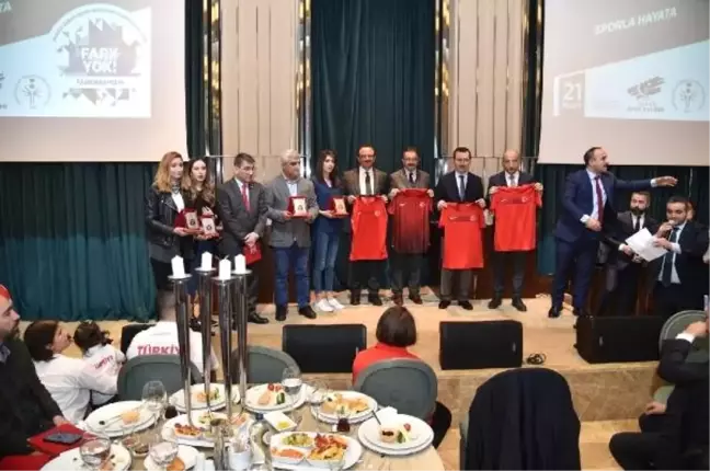 Dünya Down Sendromu Farkındalık Günü'nde Özel Sporcular Ödüllendirildi