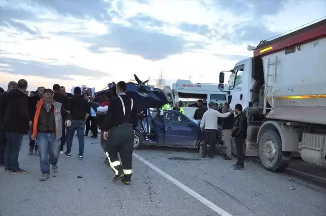 Yozgat'ta Trafik Kazası: 3 Ölü, 8 Yaralı
