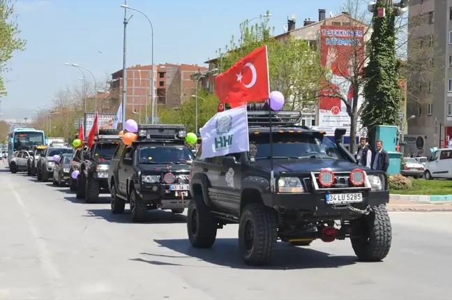 Yetim Çocuklara Off Road Araçlarıyla Şehir Turu Attırdılar