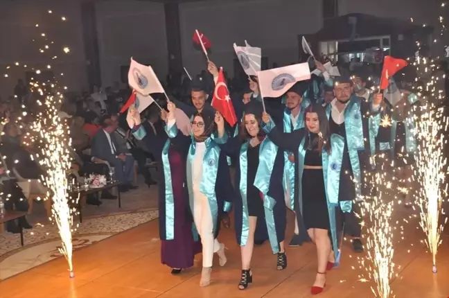Sandıklı Myo'da Mezuniyet Töreni