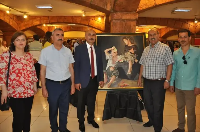 Tarsus Halk Eğitim Merkezi Kursiyerleri Resim Sergisi Açtı