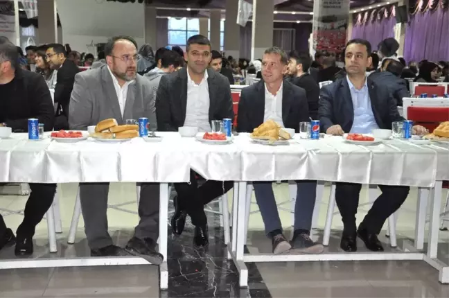 Yüksekova'da Eğitim-Bir Sen'den İftar Programı