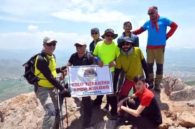 2 bin 400 rakımlı Bayrak Tepe'ye zirve tırmanışı