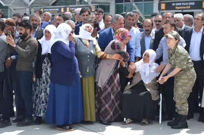 Şehit askerin naaşı memleketi Ağrı'ya getirildi
