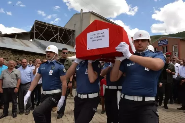Denizde boğulan polis memuru memleketi Erzurum'da toprağa verildi