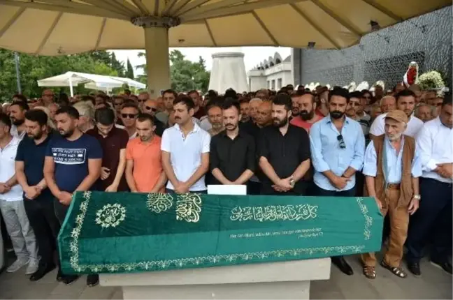 Mavi Işıklar'ın solisti Nejat Toksoy son yolculuğuna uğurlandı