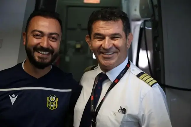 Sırbistan'a giden uçağın Malatyalı pilotundan alkış alan anons