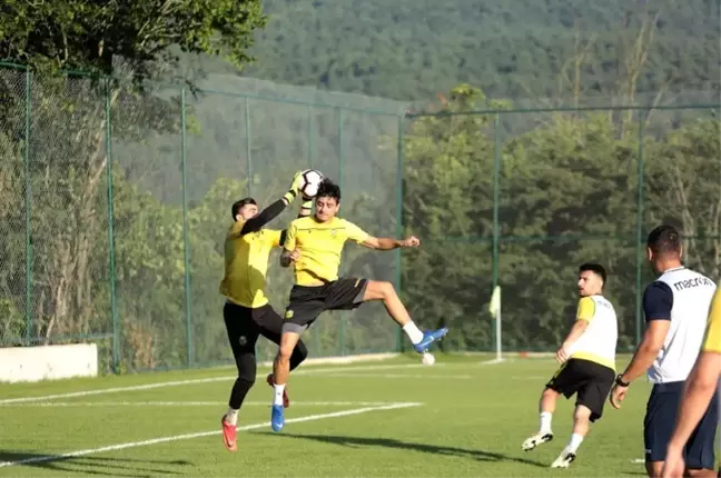 Berk, Adana Demirspor'a Ertaç Gençlerbirliği'ne