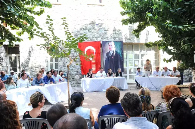 Seferihisar Belediyesi Eylül Ayı Meclis Toplantısı halkla iç içe gerçekleşti