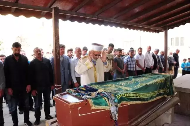 Nevşehir'de otomobilin çarptığı Yasemin, öldü (2)