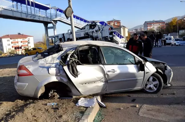 Sivas'ta trafik kazası: 3 yaralı