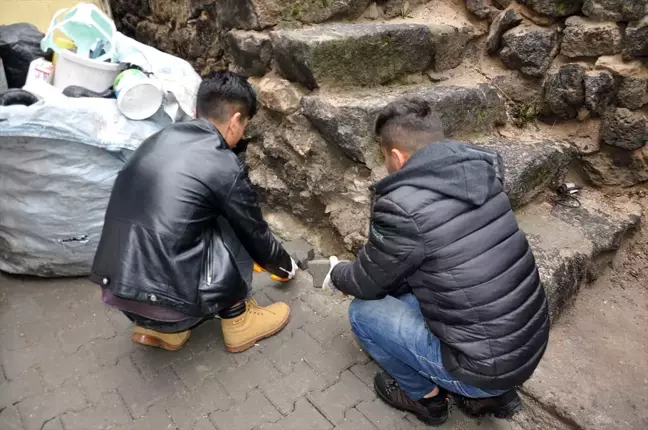 Nevşehir'de lise öğrencileri ihtiyaç sahibi ailenin evini yeniledi