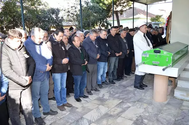 Aydın'da geri manevra yapan kamyonun çarpması sonucu ölen kişinin cenazesi toprağa verildi