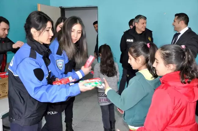 Çukurca'da öğrencilere ağız ve diş sağlığı eğitimi verildi