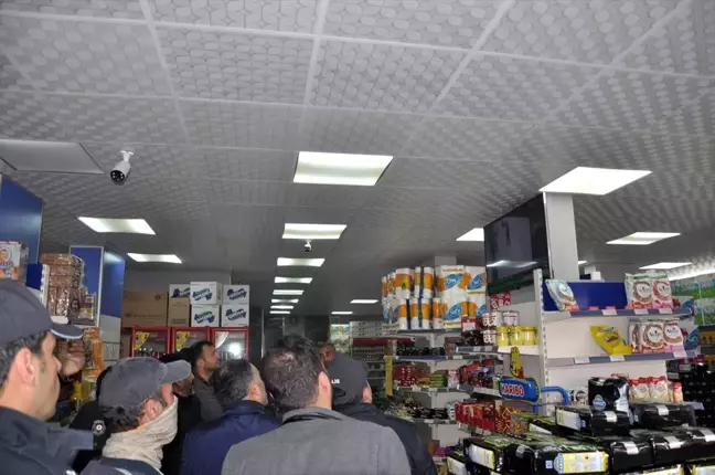 Mersin'de molotofkokteyli atılan iş yerinde yangın çıktı