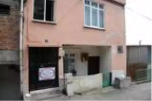 İzmit'te 3 katlı bina karantinaya alındı