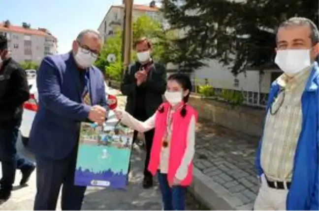 Satranç turnuvasında dereceye giren öğrencilere ödülleri verildi