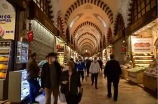 İstanbul'un çarşılarında normalleşme yoğunluğu