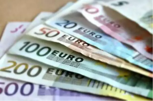Euro ve Sterlin ne kadar? Euro ve Sterlin güncel fiyatı nedir? Euro ve Sterlin ne kadardan işlem görüyor? Euro ve Sterlin döviz anlık nedir?