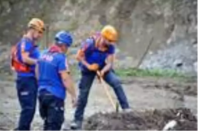 Bursa'daki sel felaketinde kaybolan Derya'yı arama çalışmalarında 3'üncü gün