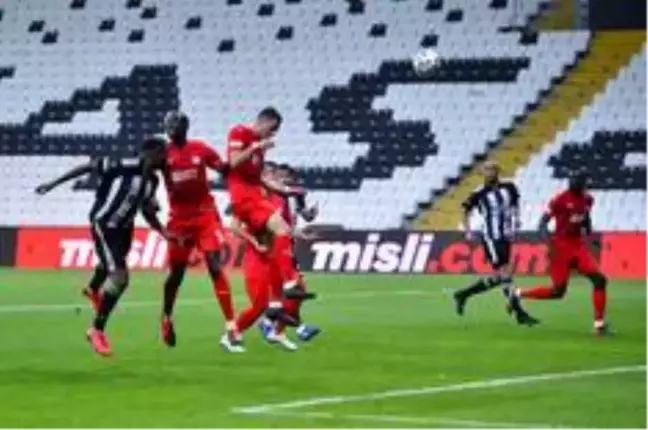 Beşiktaş, Sivasspor'a 1-0 mağlup oldu
