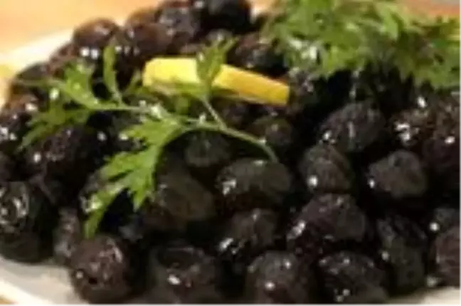 Rüyada zeytin görmek nedir? Rüyada siyah zeytin, yeşil zeytin görmek ne anlama gelir? Rüyada zeytin ağacı görmek, zeytin yemek nedir?