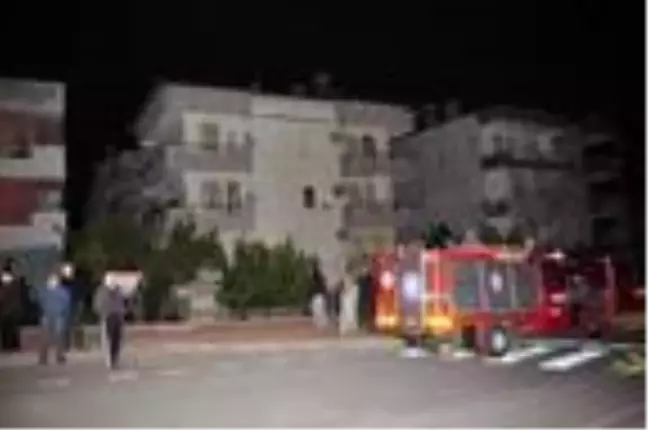 Fayanslar çökünce deprem oluyor sanıp, apartmanı boşalttılar