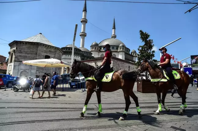 Son dakika haberi | Atlı polislere vatandaş ve turistlerden yoğun ilgi