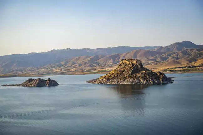 Tunceli'nin Pertek ve Mazgirt ilçelerindeki tarihi ve doğal güzellikler havadan görüntülendi