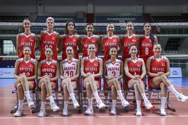 A Milli Kadın Voleybol Takımı, Avrupa Şampiyonası öncesi basın mensuplarıyla buluştu