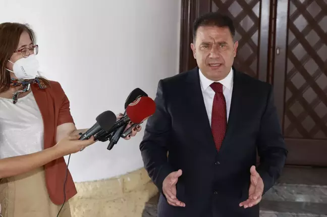 KKTC Başbakanı Saner, hükümetin istifasını Cumhurbaşkanı Tatar'a sundu