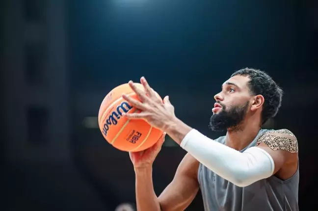 TOFAŞ, Kanadalı basketbolcu Tyler Ennis'i transfer etti