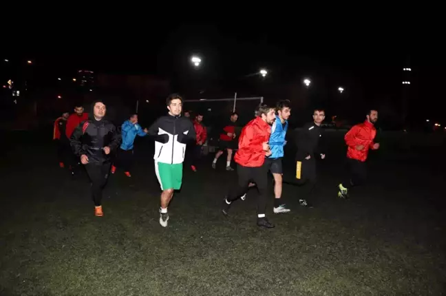 Kartal Belediyesi İşitme Engelliler Gençlik ve Spor Kulübü'ne moral ziyareti