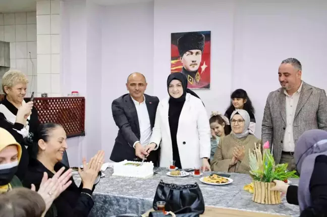Başkan Söğüt'e sürpriz doğum günü kutlaması