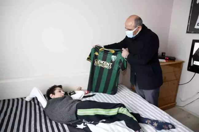 Görkem'in imzalı forma hayali gerçek oldu