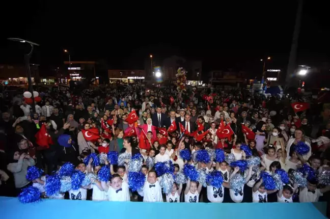 Çocuklar belediye bahçesinde gönüllerince eğlendi