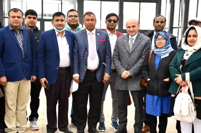 Bangladeş tarım heyeti Altınova Tıbbi Aromatik Bitkiler Bahçesi'ni inceledi