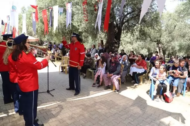 Ovakent'te bahar sevinci türkülerle yaşandı