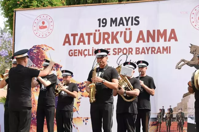 19 Mayıs Tarsus'ta Coşkuyla Kutlandı