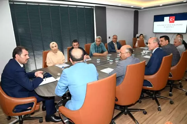 Vali Salih Ayhan'dan Gençlik ve Spor İl Müdürlüğü'ne ziyaret