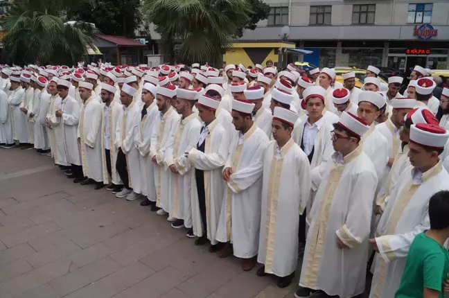 Trabzon'da eğitimlerini tamamlayan 254 hafız icazet aldı
